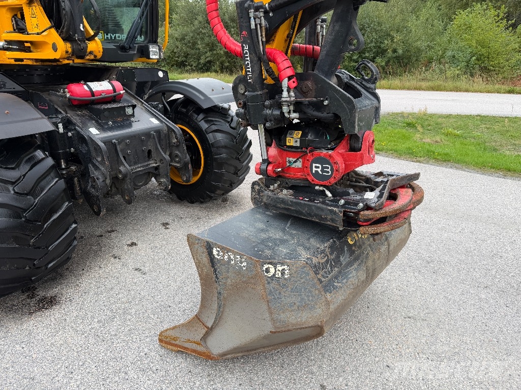 JCB 110 W Hydradig med vagn och mycket redskap Escavatori gommati