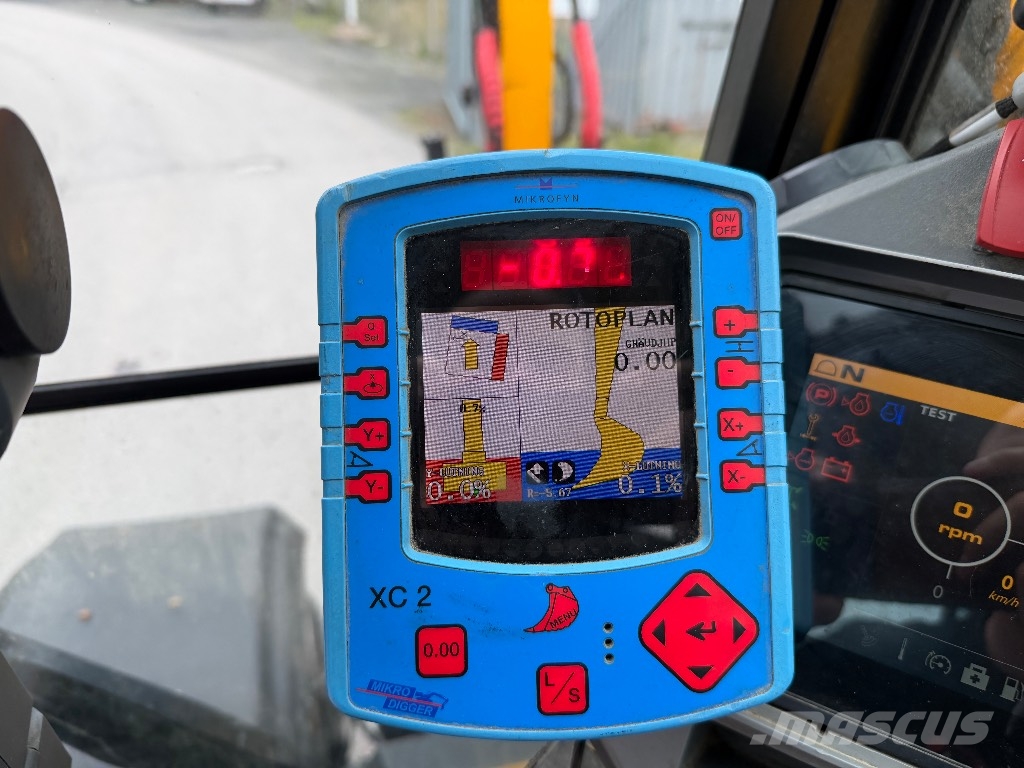 JCB 110 W Hydradig med vagn och mycket redskap Escavatori gommati