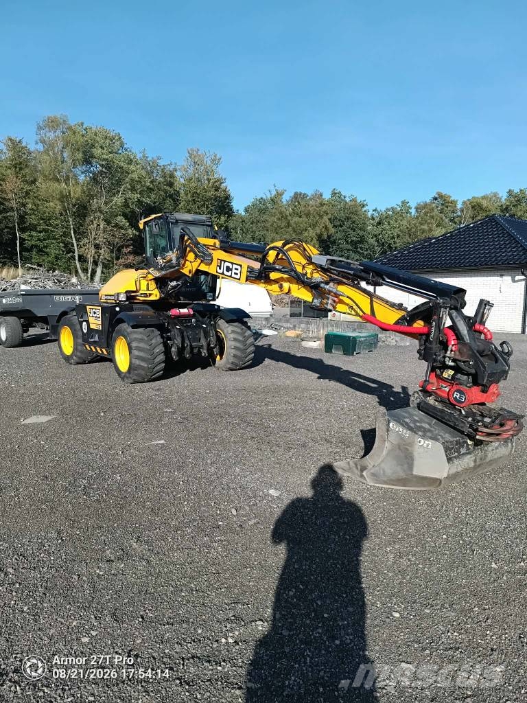 JCB 110 W Hydradig med vagn och mycket redskap Wielgraafmachines