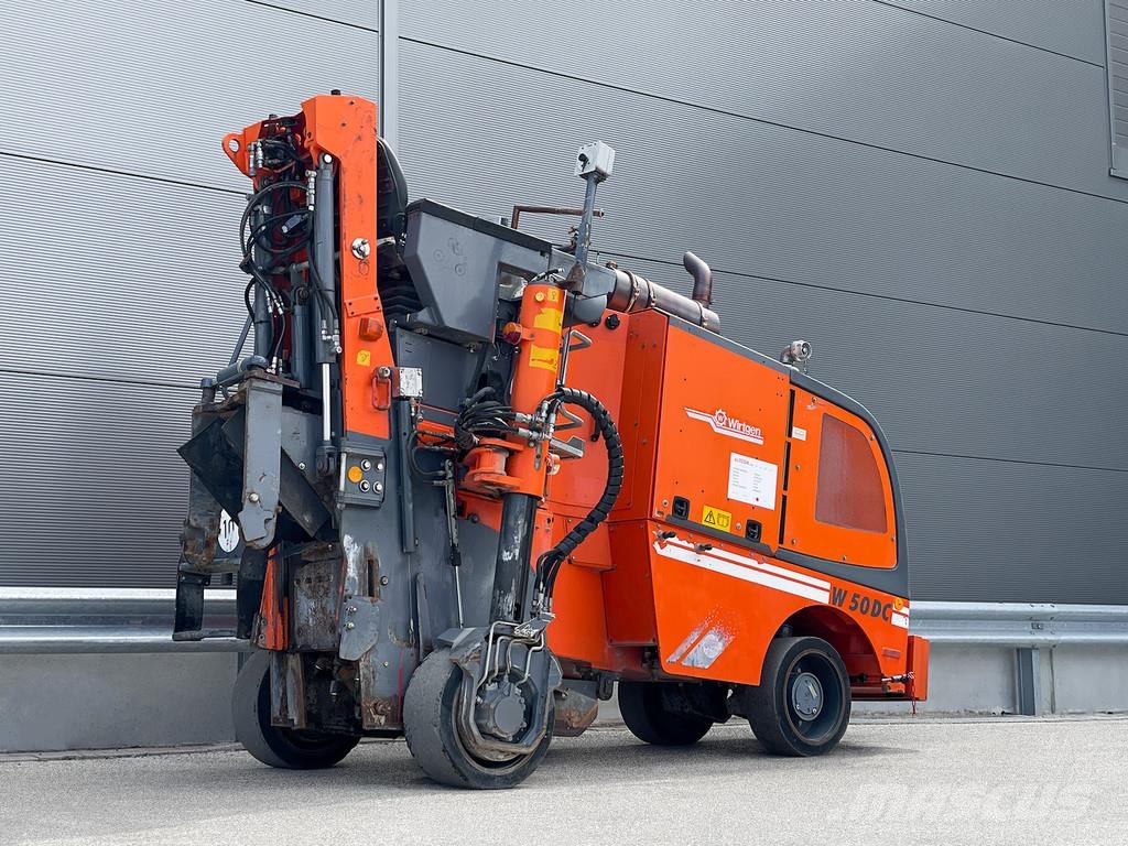 Wirtgen W 50 DC Asphaltfräsen