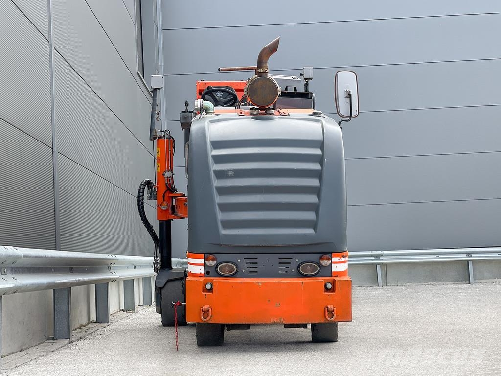 Wirtgen W 50 DC Asphaltfräsen