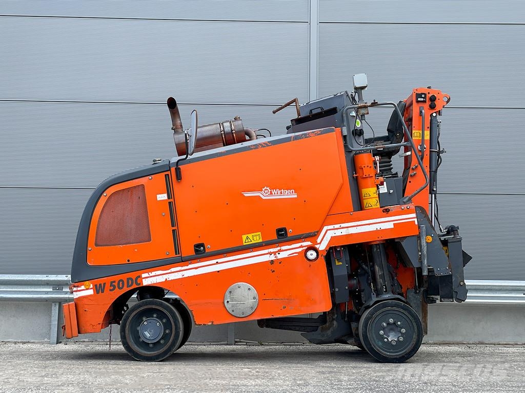 Wirtgen W 50 DC Asphaltfräsen