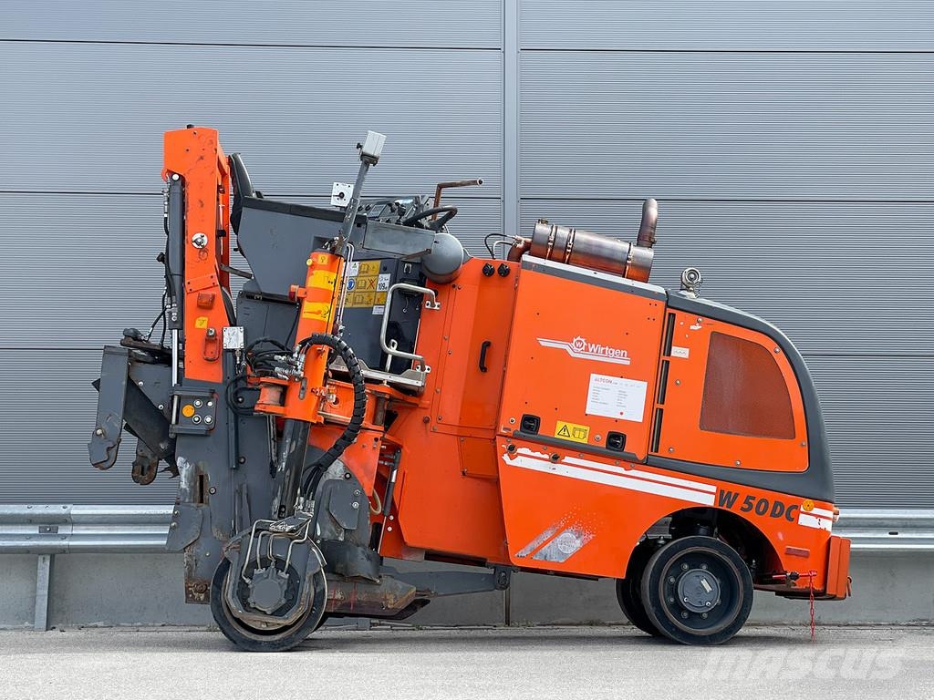Wirtgen W 50 DC Asphaltfräsen