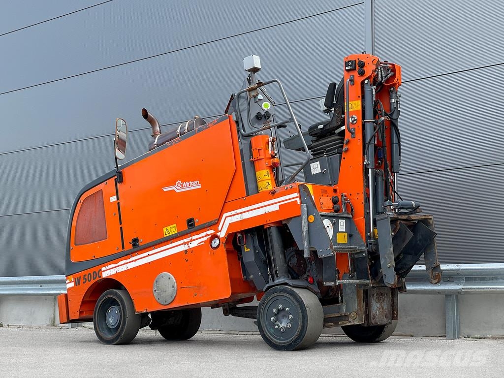 Wirtgen W 50 DC Asphaltfräsen