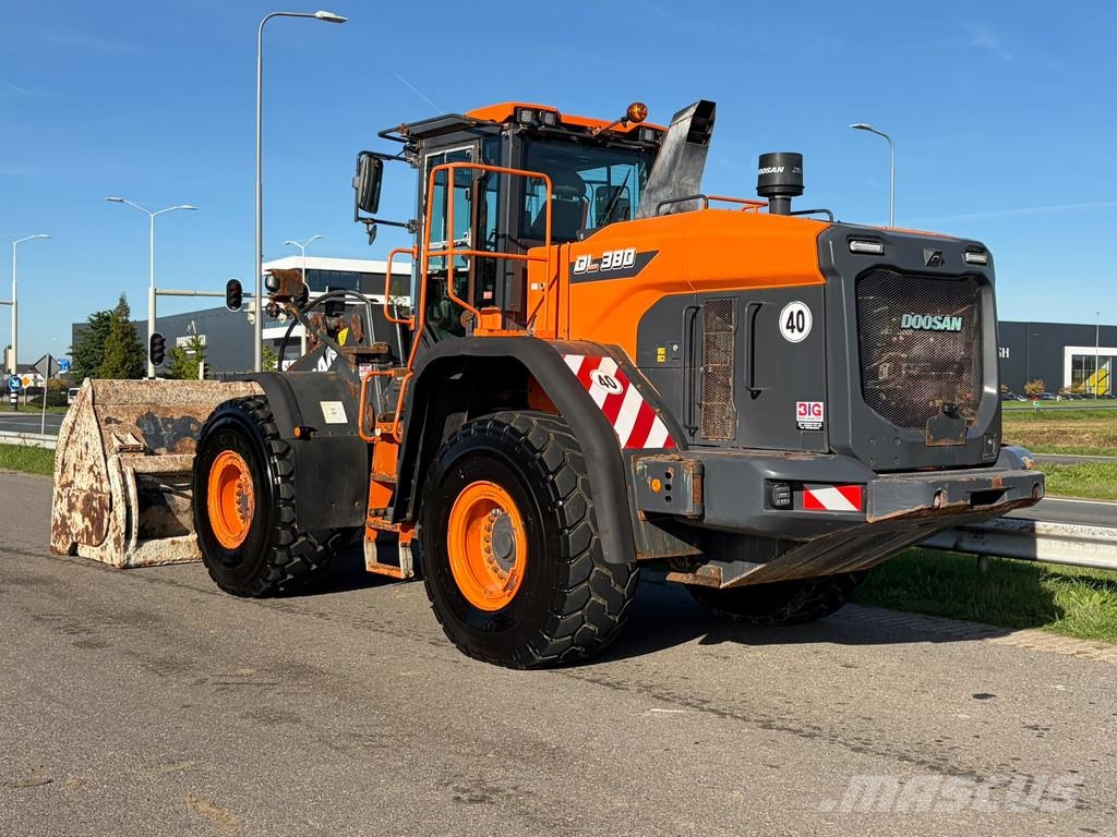 Doosan DL380-7 Kolesni nakladalci
