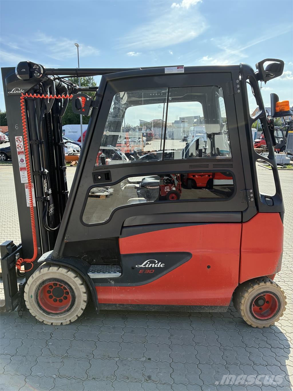 Linde E30/600HL Container 电动叉车