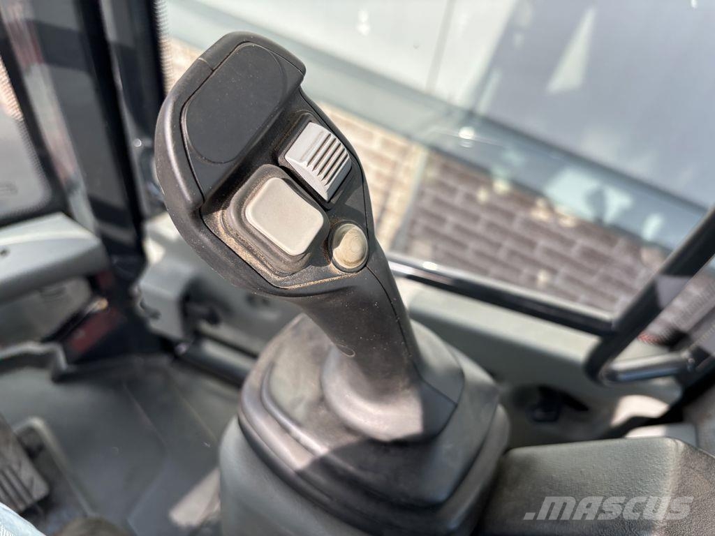 Yanmar V100 (Schaeff TL100) Kolesni nakladalci