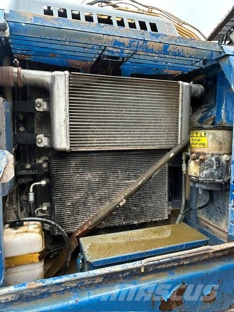 Komatsu PC 210 LC-7 حفارات زحافة