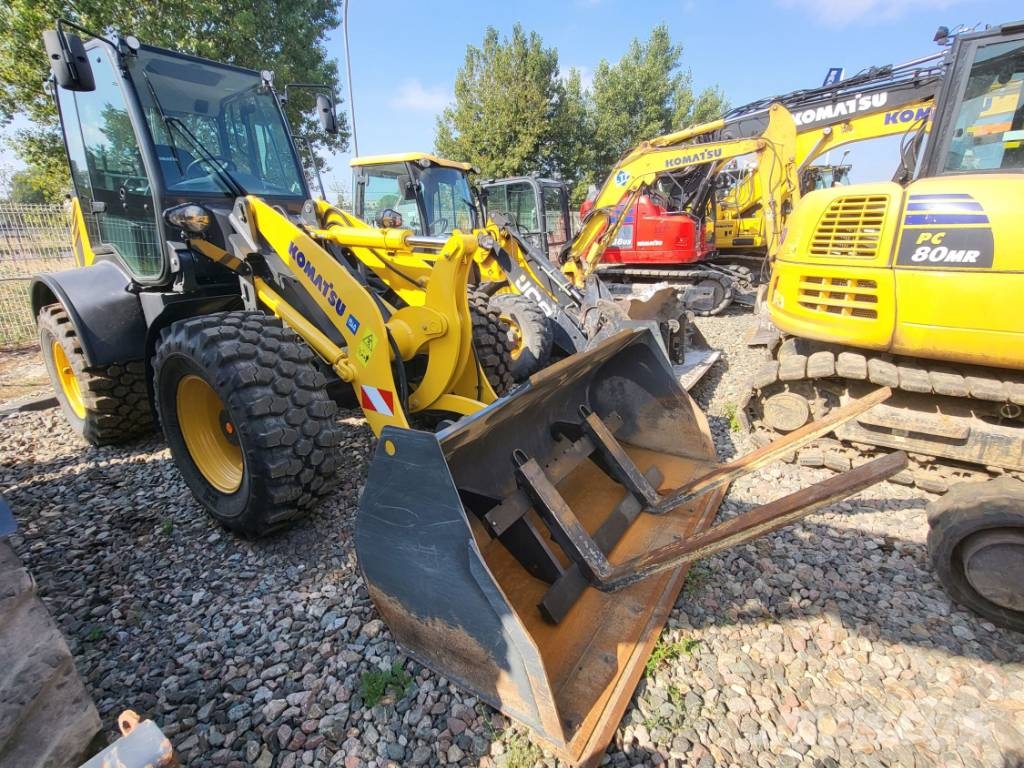 Komatsu WA100M-8 Utovarivači na kotačima