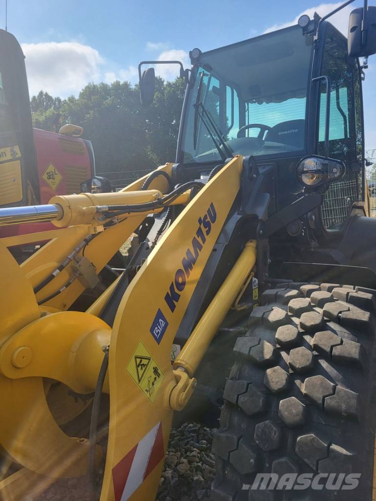 Komatsu WA100M-8 Utovarivači na kotačima