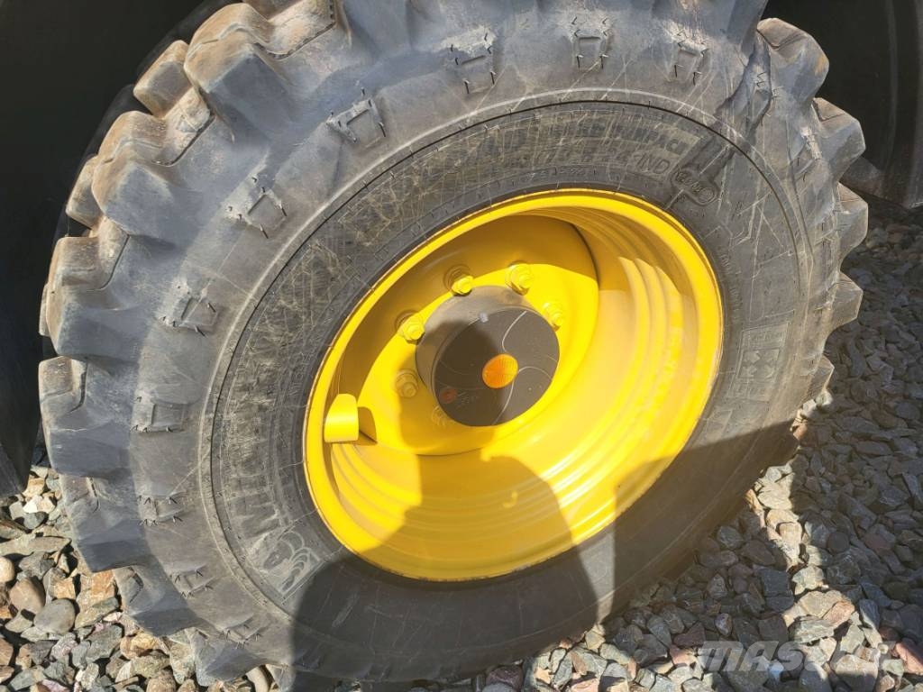 Komatsu WA100M-8 Utovarivači na kotačima