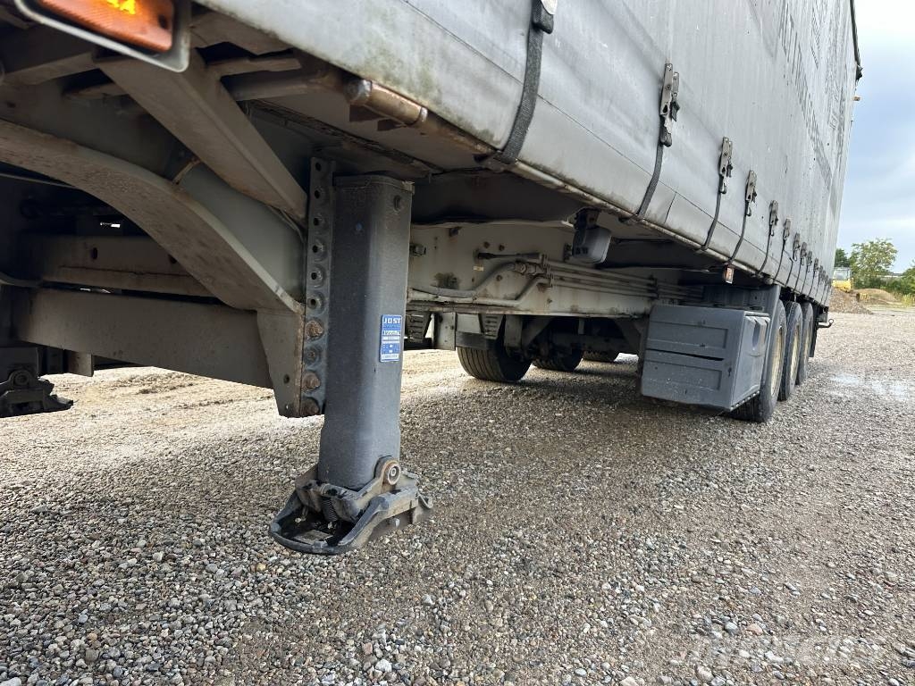 Schmitz Machine transport trailer with big ramp Autotransporter