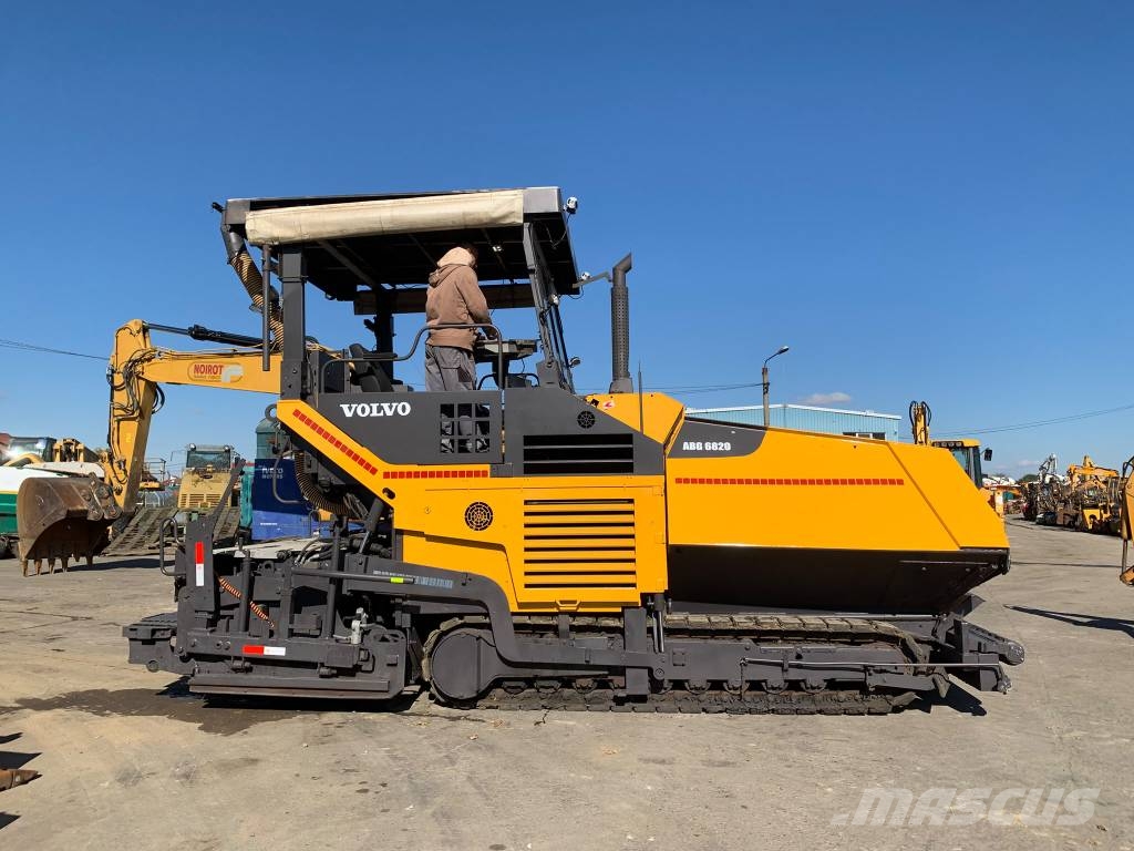 Volvo ABG 6820 Strassenfertiger