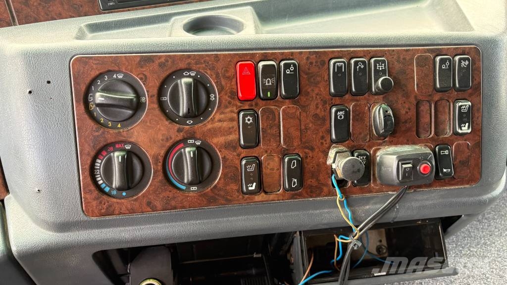 Mercedes-Benz ACTROS 2043 AS 4x4 tractor unit - tipp hyd. Тягачі