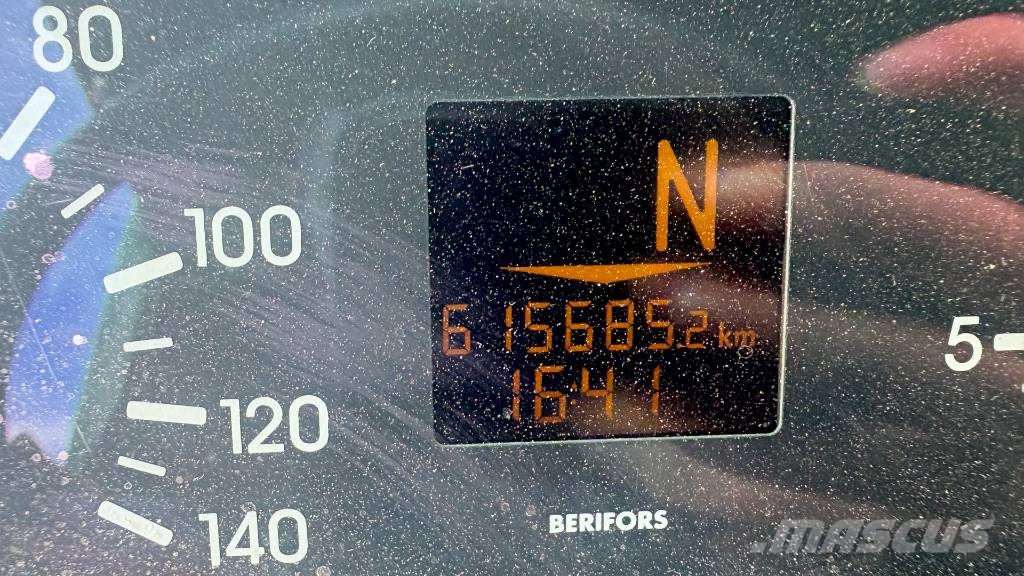 Mercedes-Benz ACTROS 2043 AS 4x4 tractor unit - tipp hyd. Тягачі