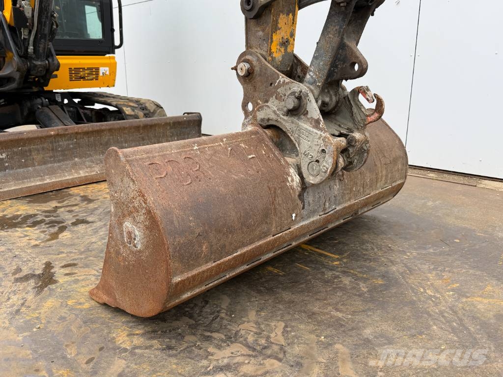 JCB 48Z-1 - Hammer Lines / Quick Coupler حفارات صغيرة أقل من 7 طن (حفارات صغيرة)