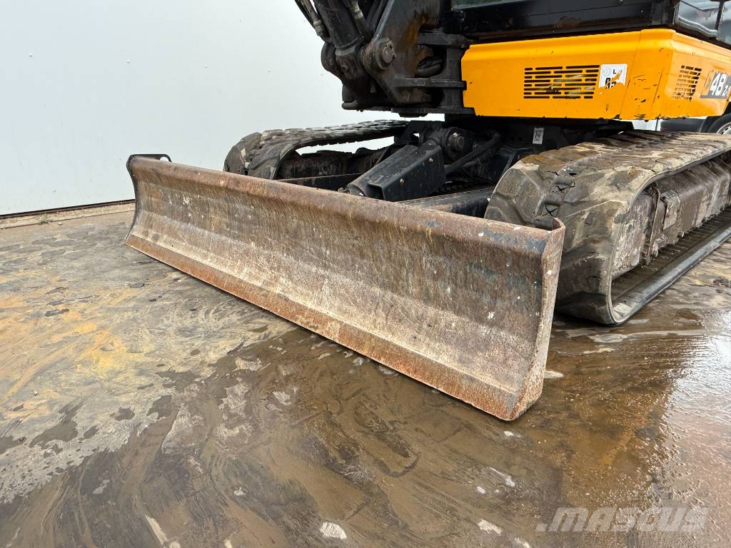JCB 48Z-1 - Hammer Lines / Quick Coupler حفارات صغيرة أقل من 7 طن (حفارات صغيرة)