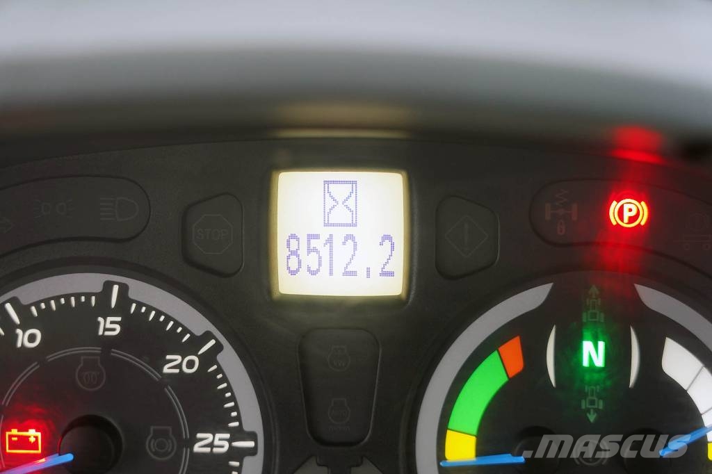 New Holland T5.140 AC / FGK27H Traktori
