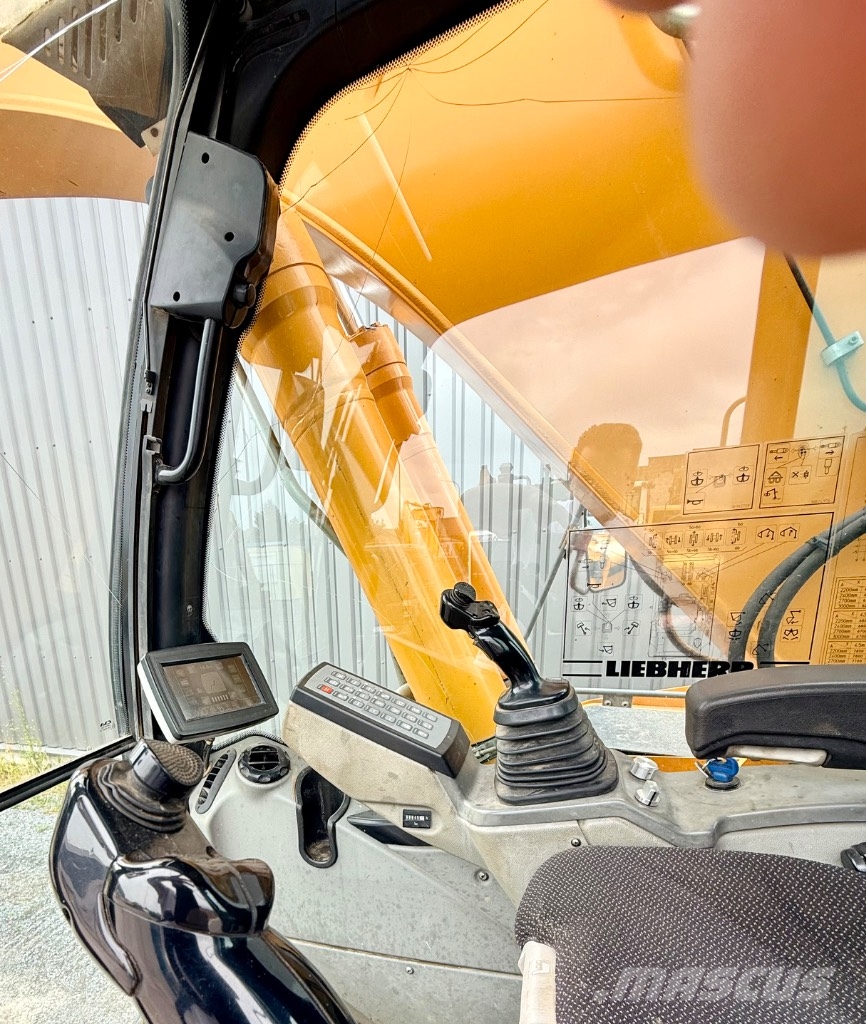 Liebherr R 916 LC 履带挖掘机