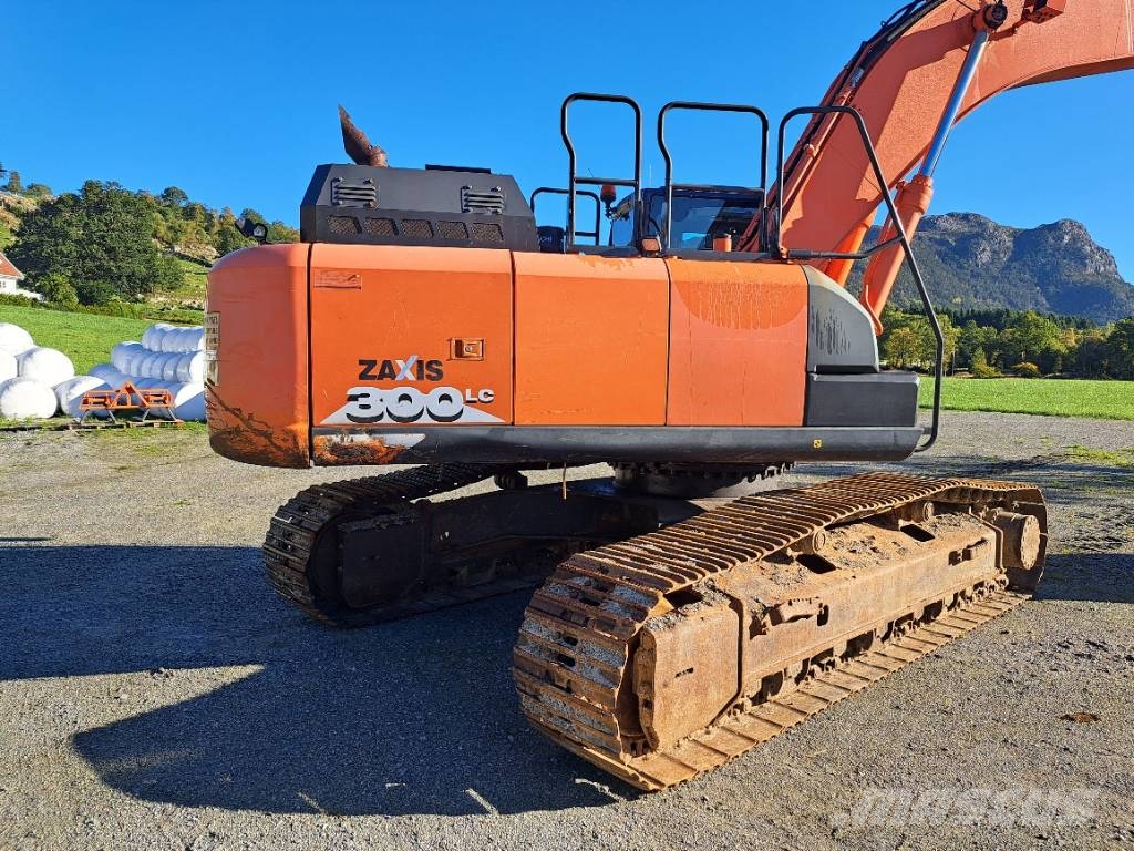 Hitachi ZX 300 LC-6 Beltegraver