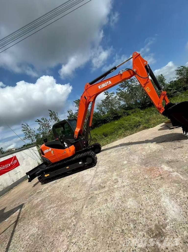 Kubota KX 080 中型挖掘机