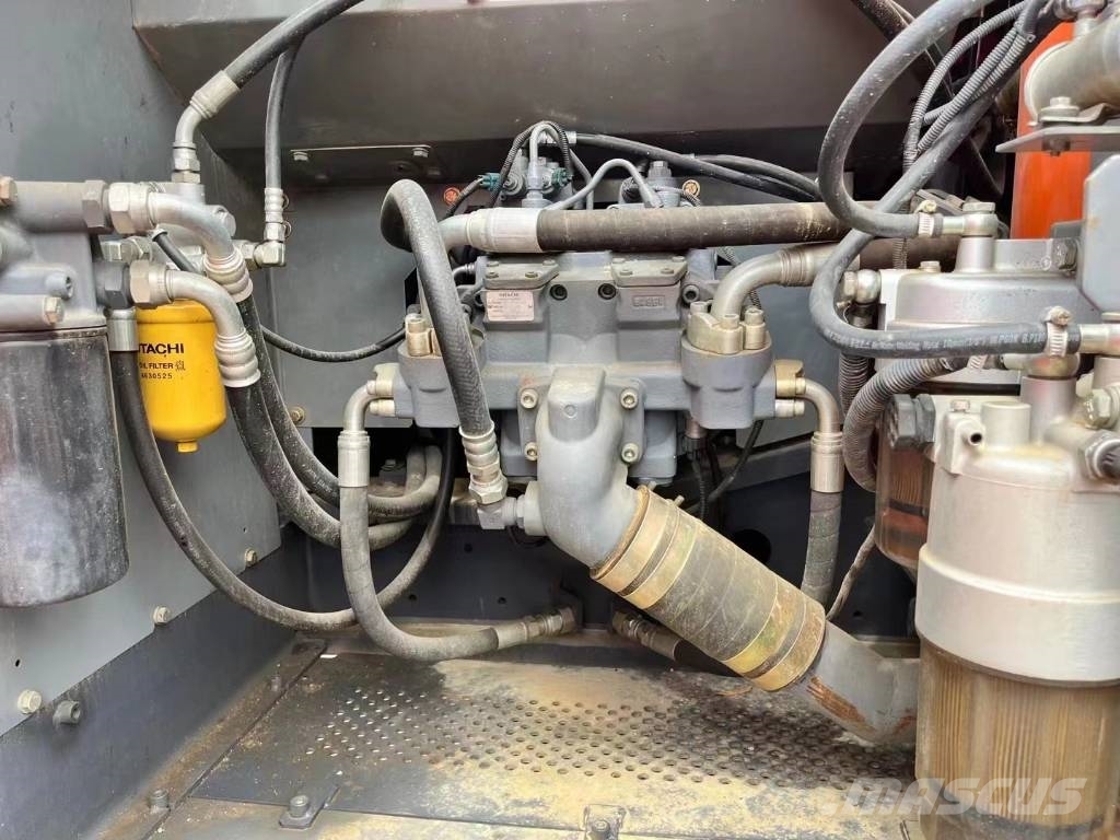 Hitachi ZX 240-3 Telakaivukoneet