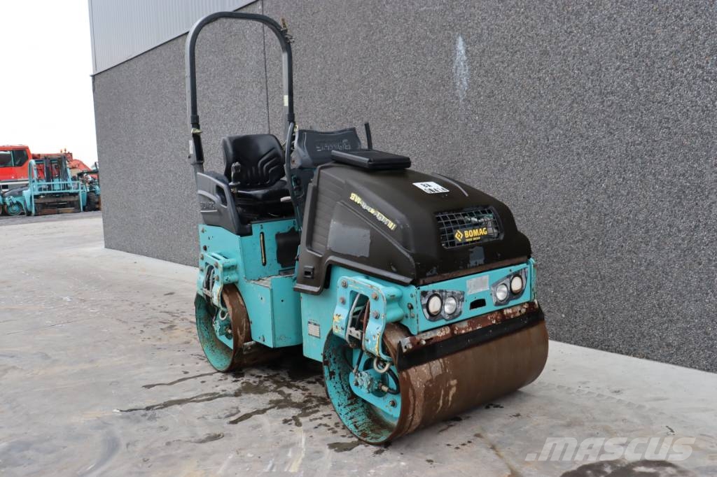 Bomag BW 100 AD M-5 مداحل ثنائية الاسطوانة