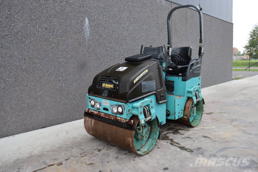 Bomag BW 100 AD M-5 مداحل ثنائية الاسطوانة
