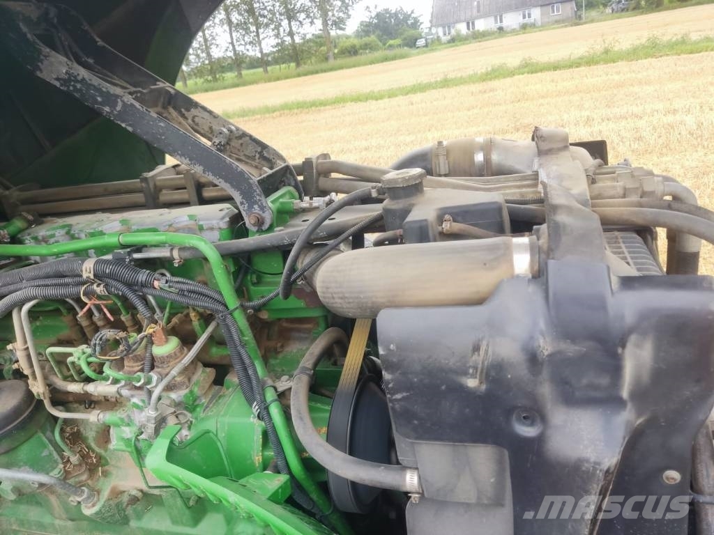 John Deere 8520 Tractors