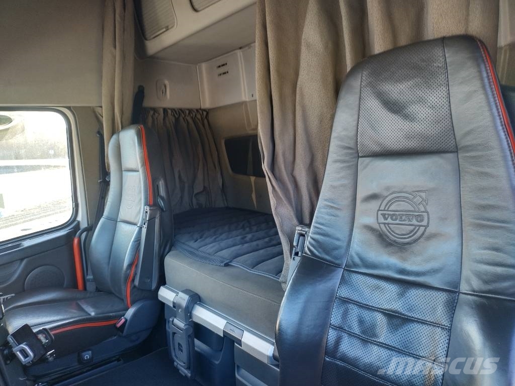 Volvo FH750 puuvarustus, napaperät,trippeli Miškovežių vilkikai