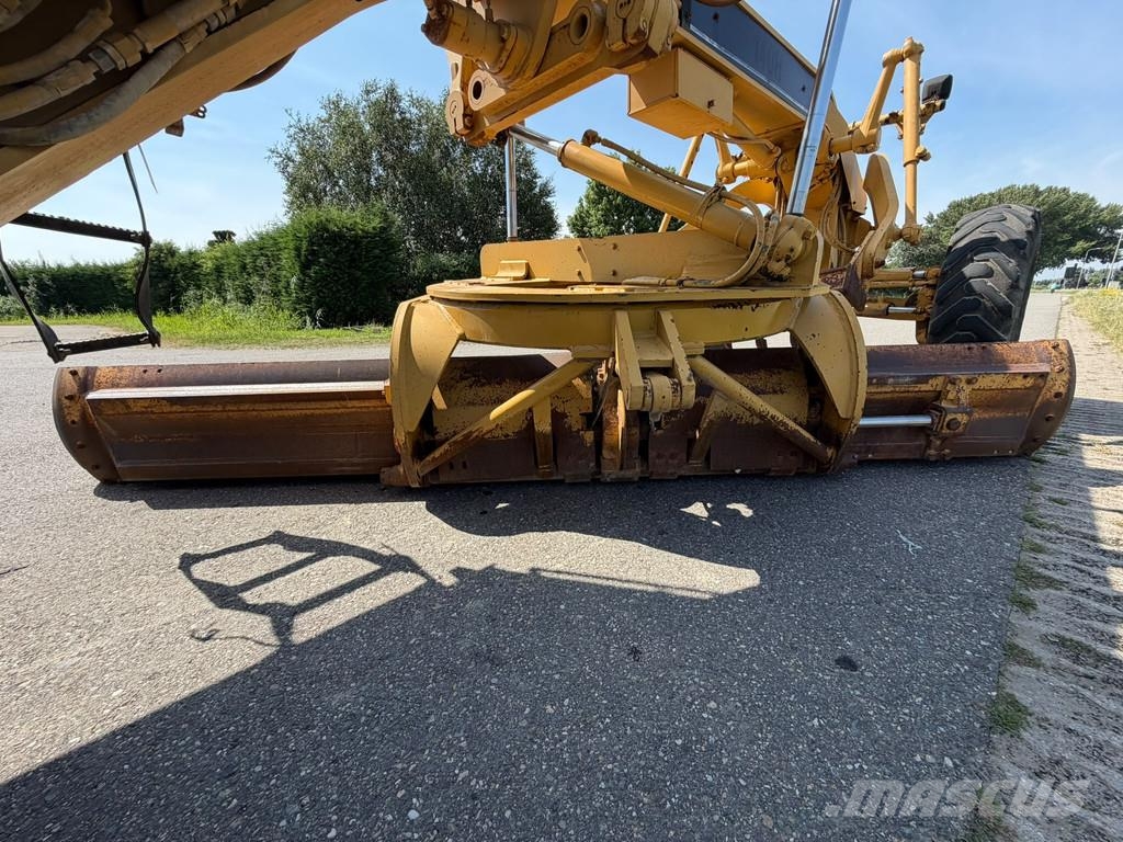 CAT 140H Graders