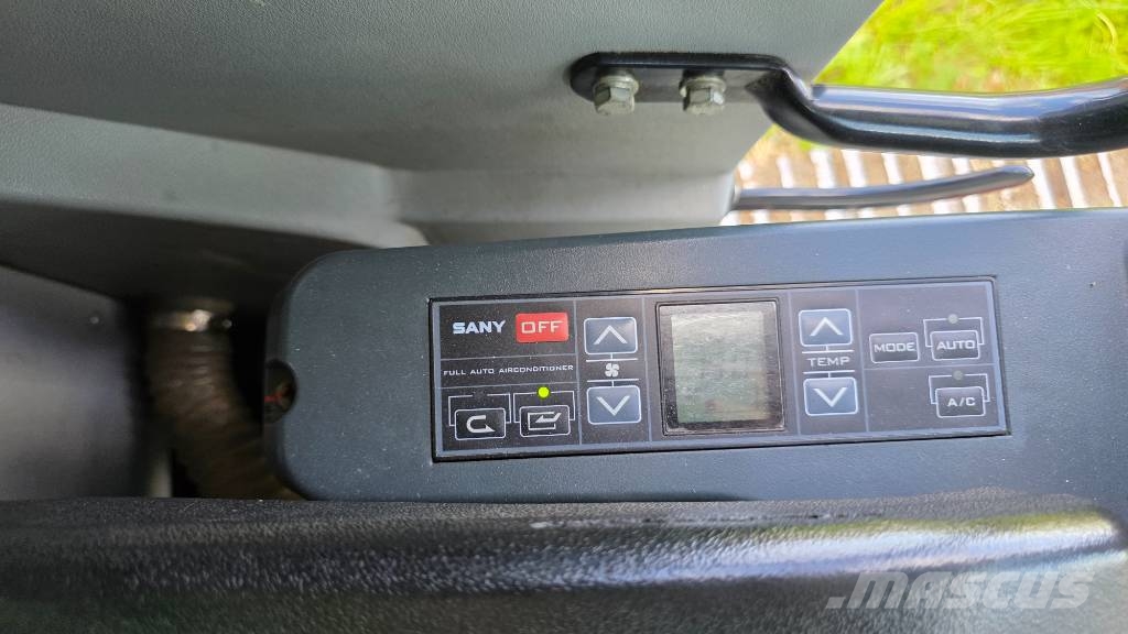 Sany SY 155 U حفارات زحافة