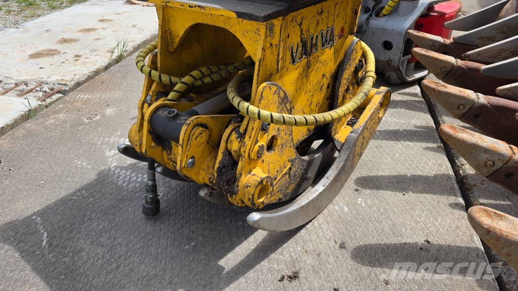 Sany SY 155 U حفارات زحافة
