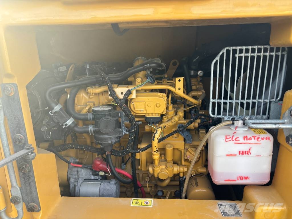 CAT 306 CR Mini excavadoras < 7t