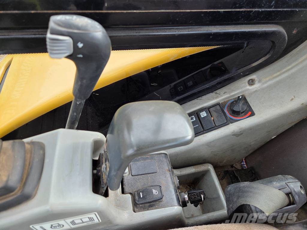 CAT 302.5 C Mini bagri <7t