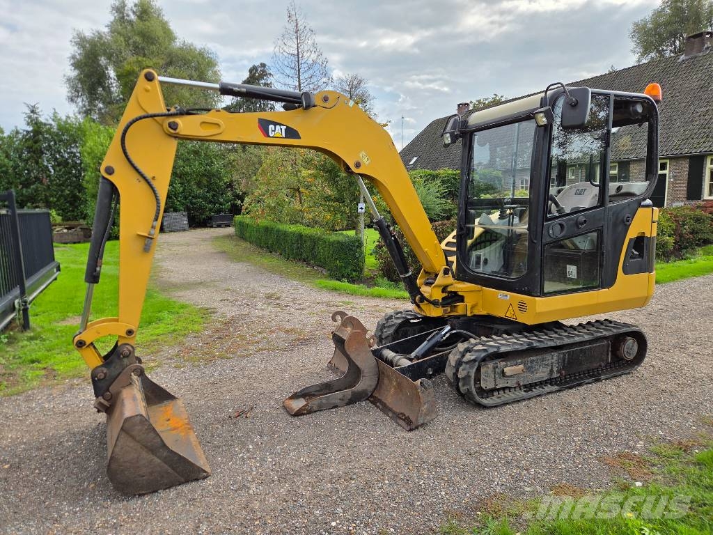 CAT 302.5 C Mini bagri <7t