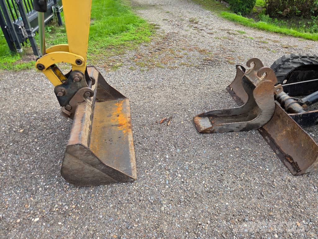CAT 302.5 C Mini bagri <7t