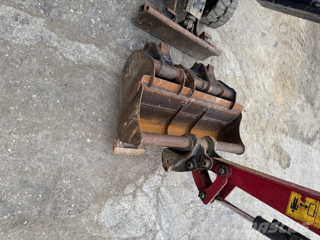 Yanmar SV08 (1E758) حفارات صغيرة أقل من 7 طن (حفارات صغيرة)