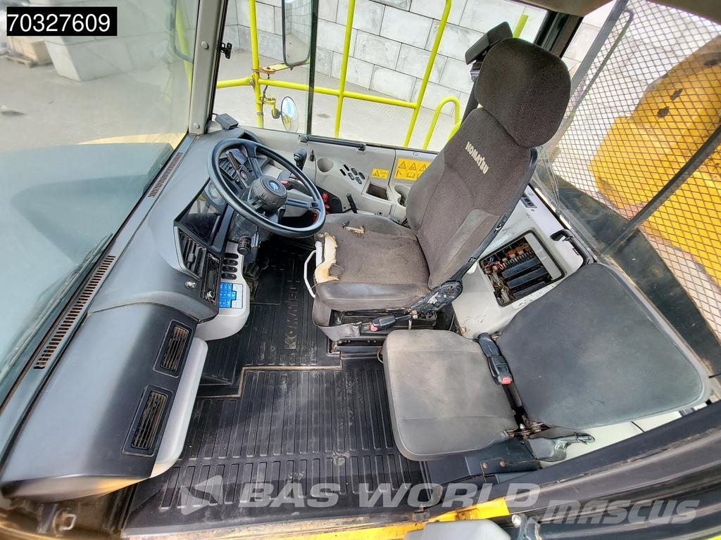 Komatsu HM300-3 Articulated Haulers