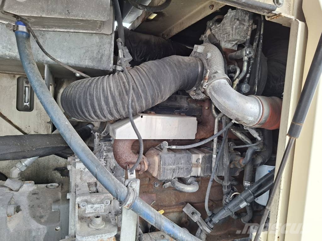 Sennebogen 830E K17 (only upperstructure with damaged cabin) Bagri za prekladanje primarnih/sekundarnih surovin