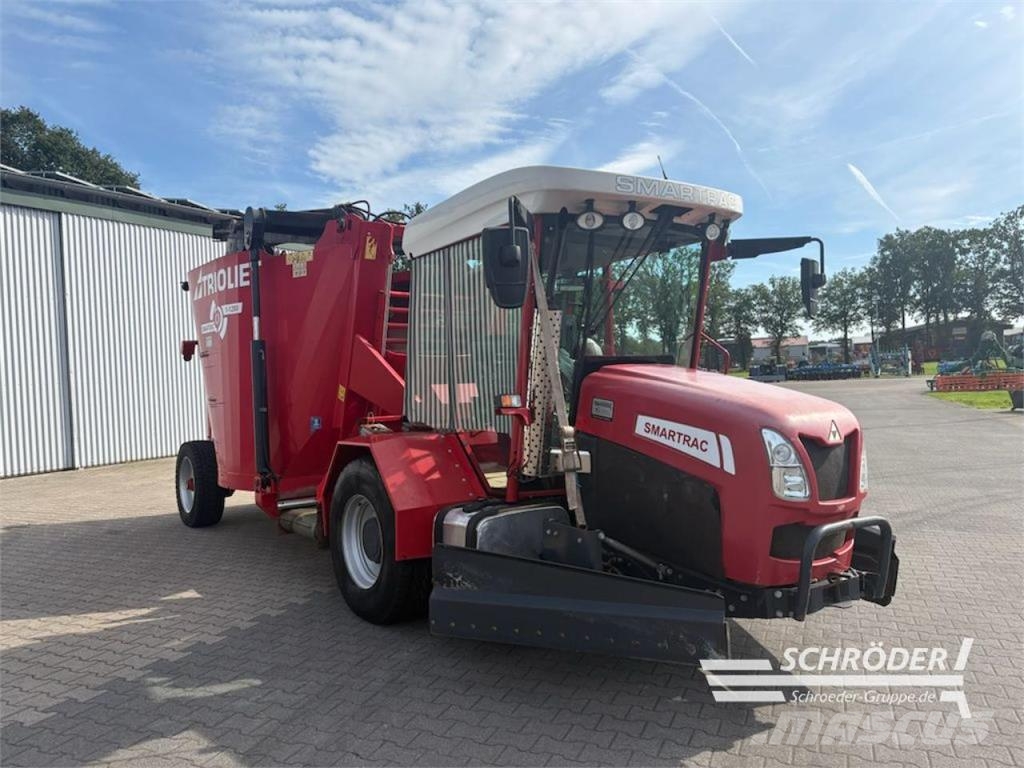 Trioliet SMARTTRAC 1-1200 Mešalne hranilnice