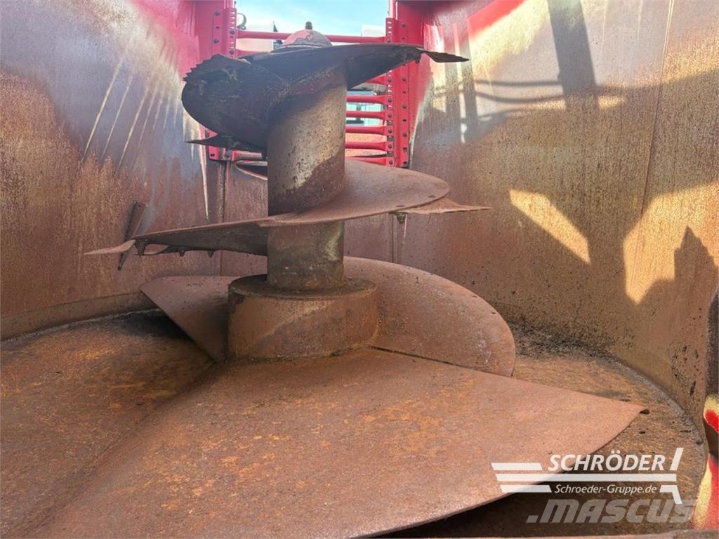 Trioliet SMARTTRAC 1-1200 Mešalne hranilnice