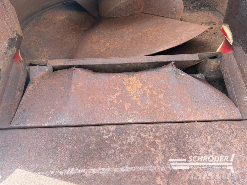 Trioliet SMARTTRAC 1-1200 Mešalne hranilnice