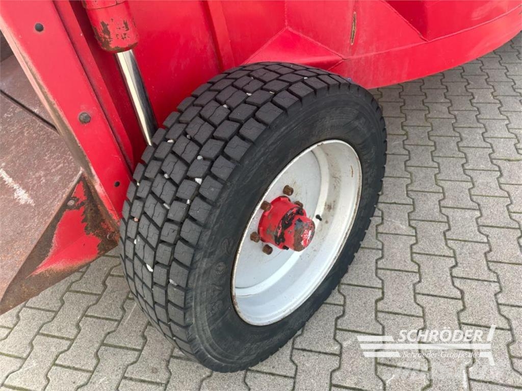 Trioliet SMARTTRAC 1-1200 Mešalne hranilnice