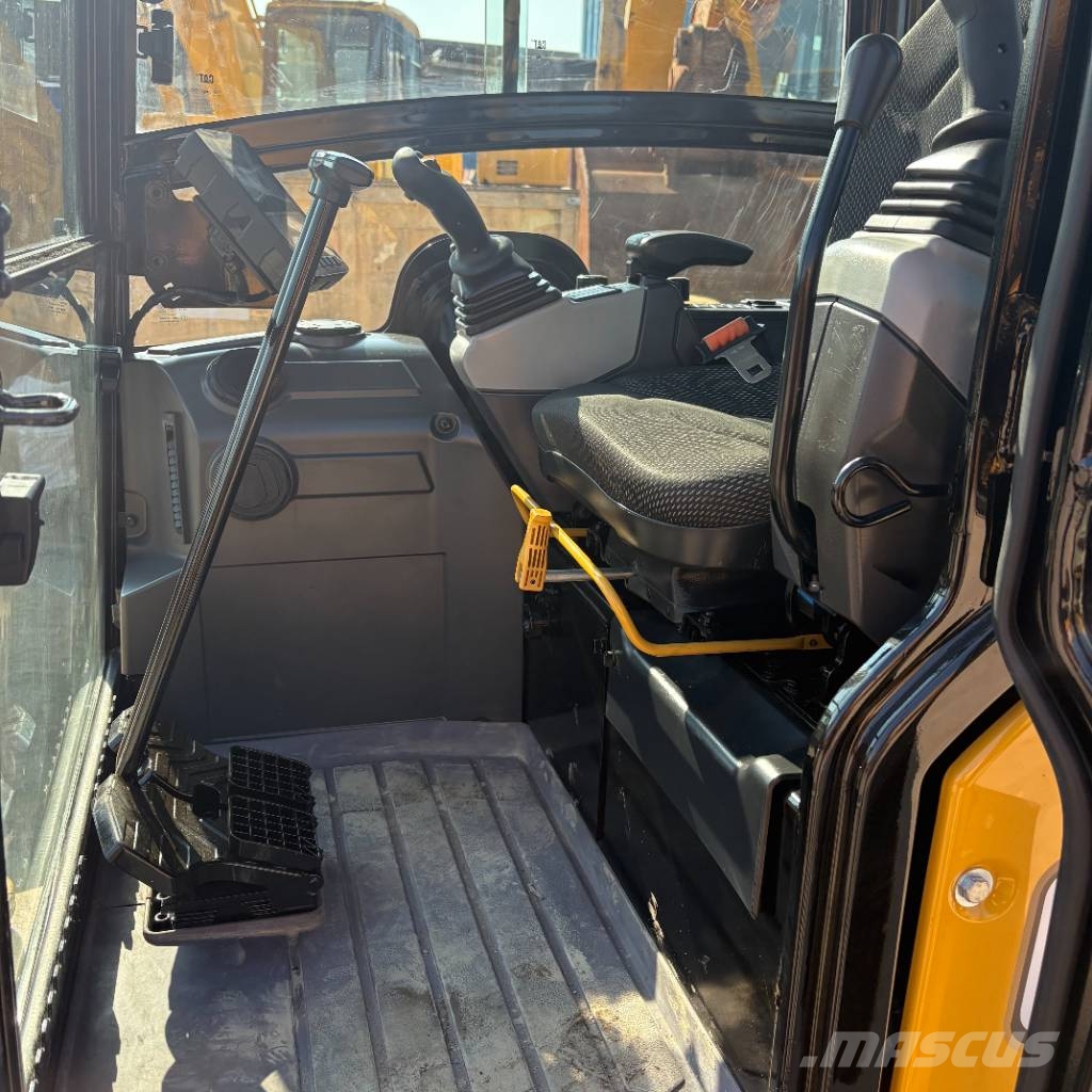 CAT 302 CR Mini bagri <7t