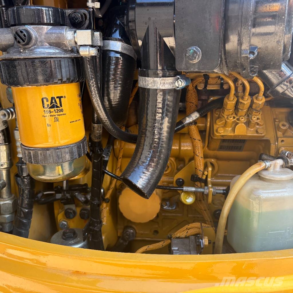 CAT 302 CR Mini bagri <7t