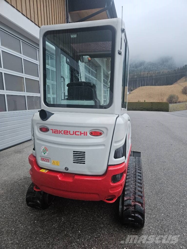 Takeuchi TB 225 Powertilt Minigravere <7t