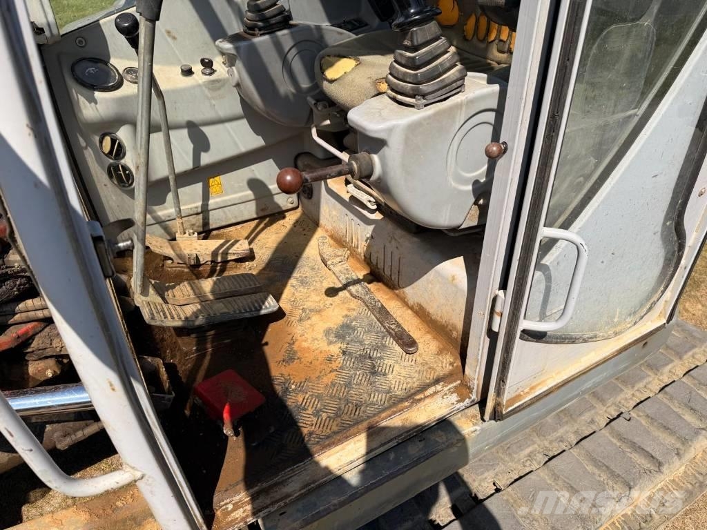 Neuson 75 Z3 Средни екскаватори 7т - 12т