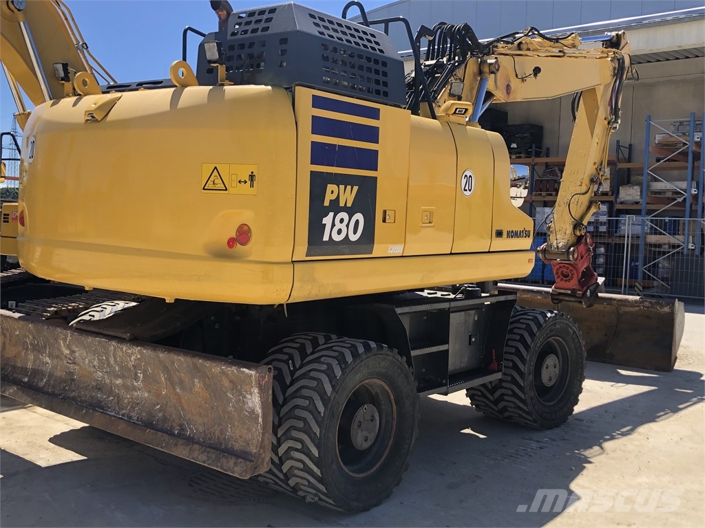 Komatsu PW 180-11 Lastik tekerli ekskavatörler