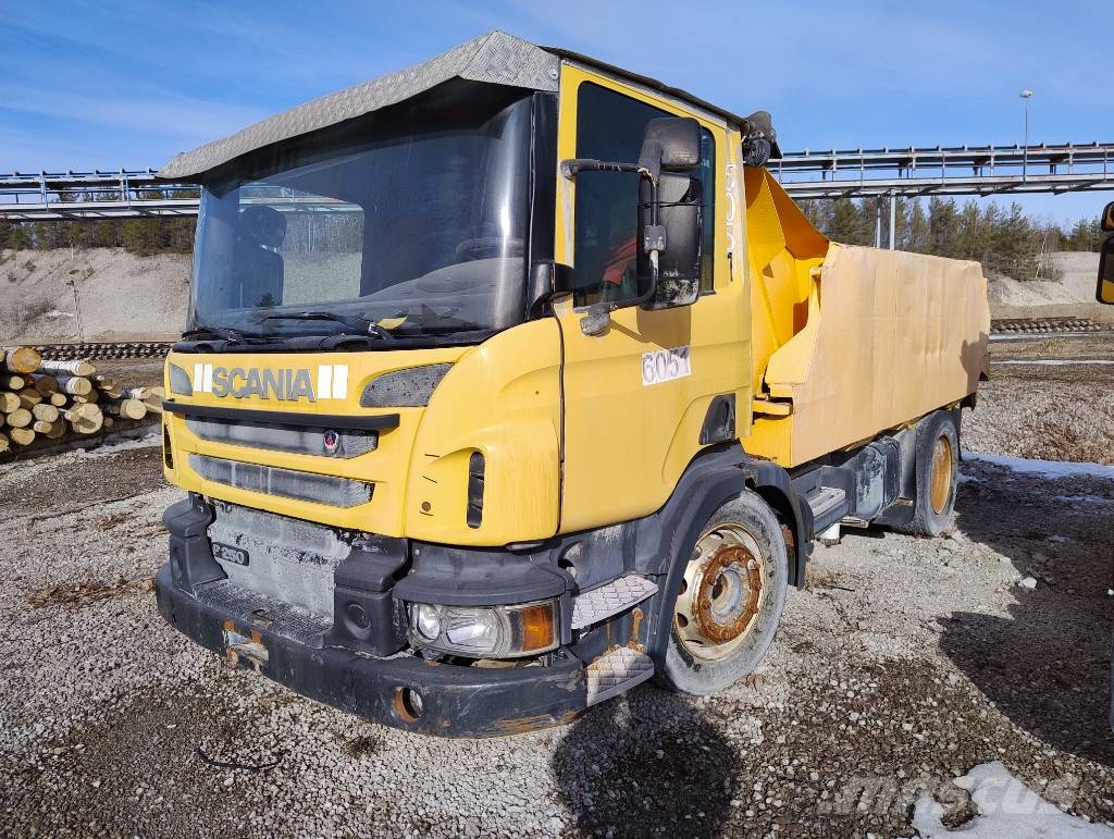 Scania P 250 Camiones bañeras basculantes o volquetes